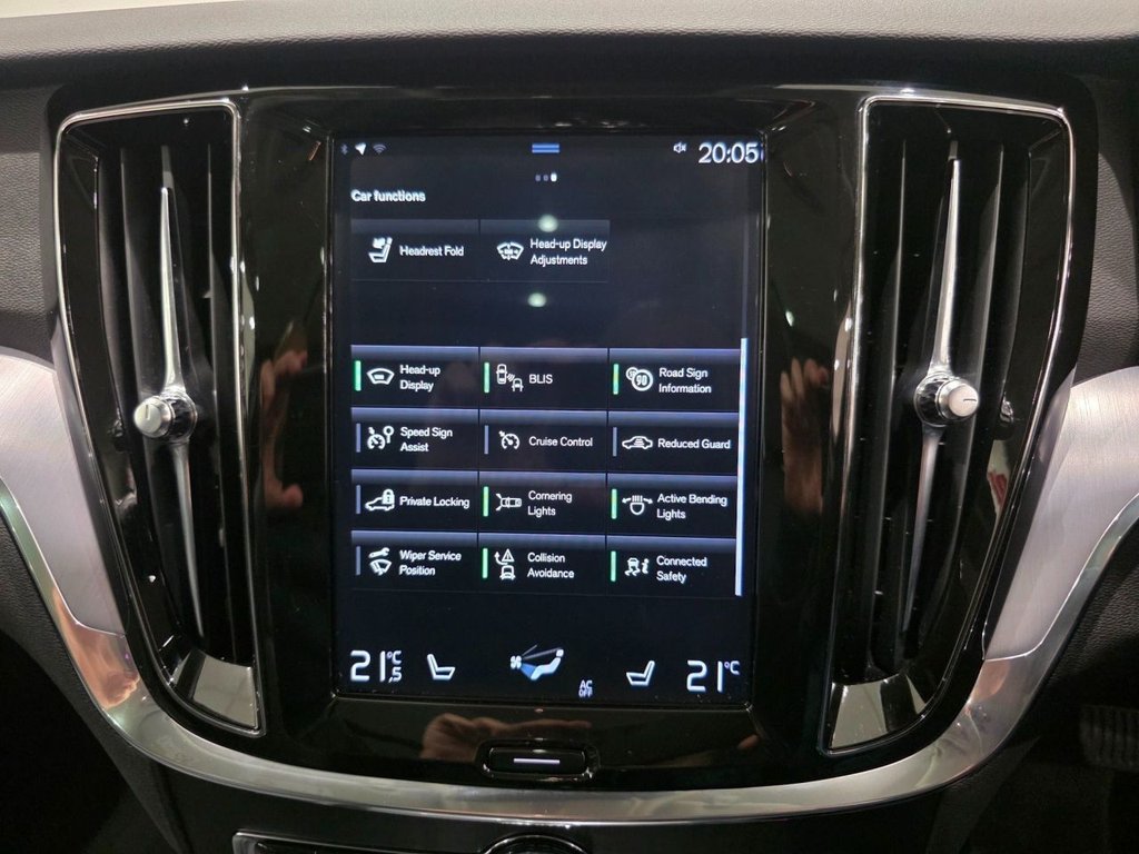 Used Volvo V60 2018 for sale - 76632512: Photo 24