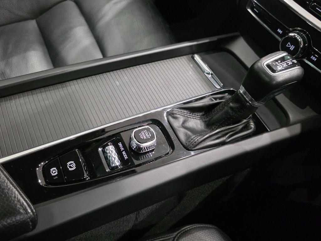 Used Volvo V60 2018 for sale - 76632512: Photo 25