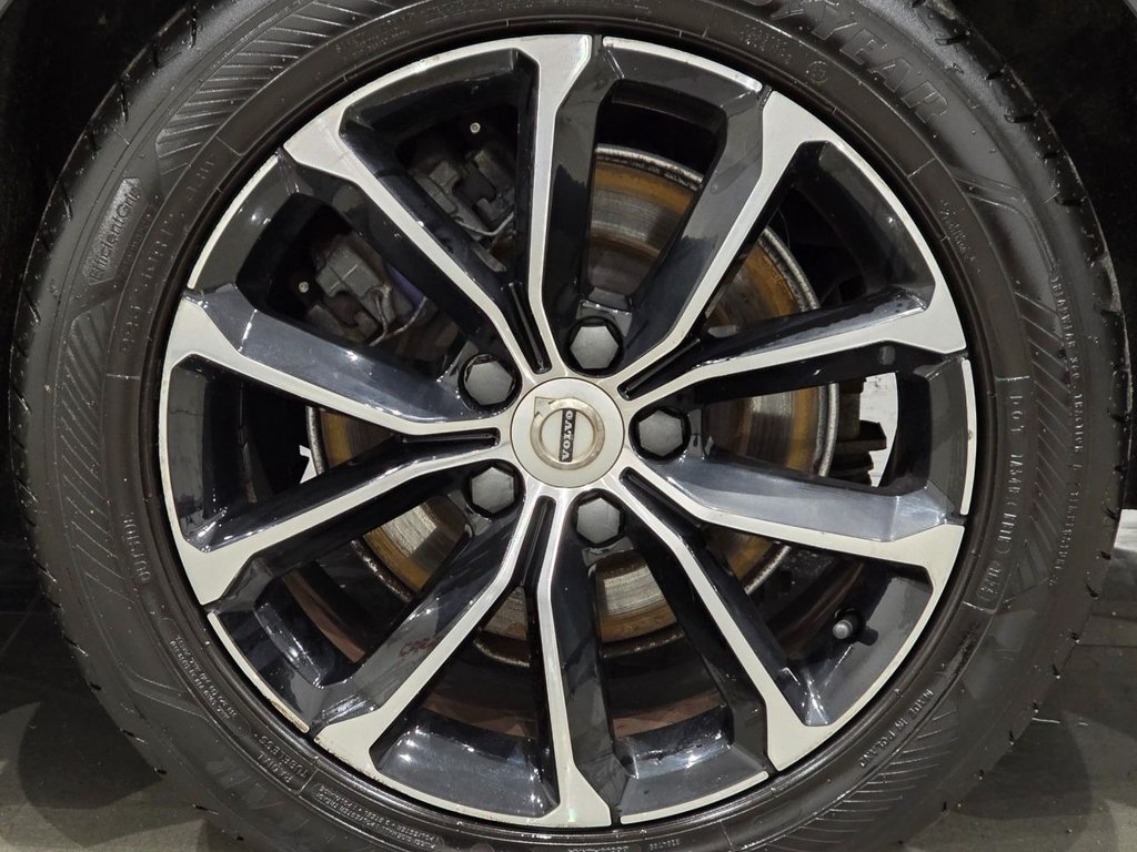 Used Volvo V60 2018 for sale - 76632512: Photo 3