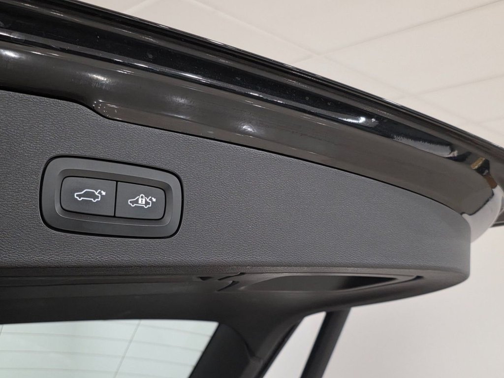 Used Volvo V60 2018 for sale - 76632512: Photo 33