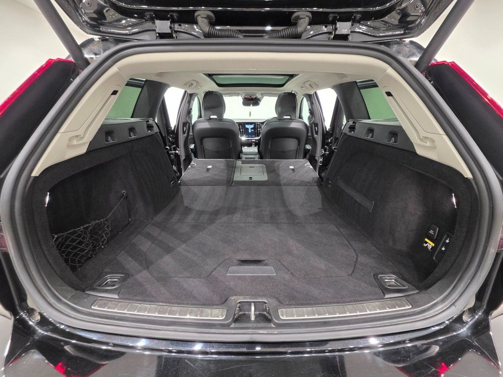 Used Volvo V60 2018 for sale - 76632512: Photo 34