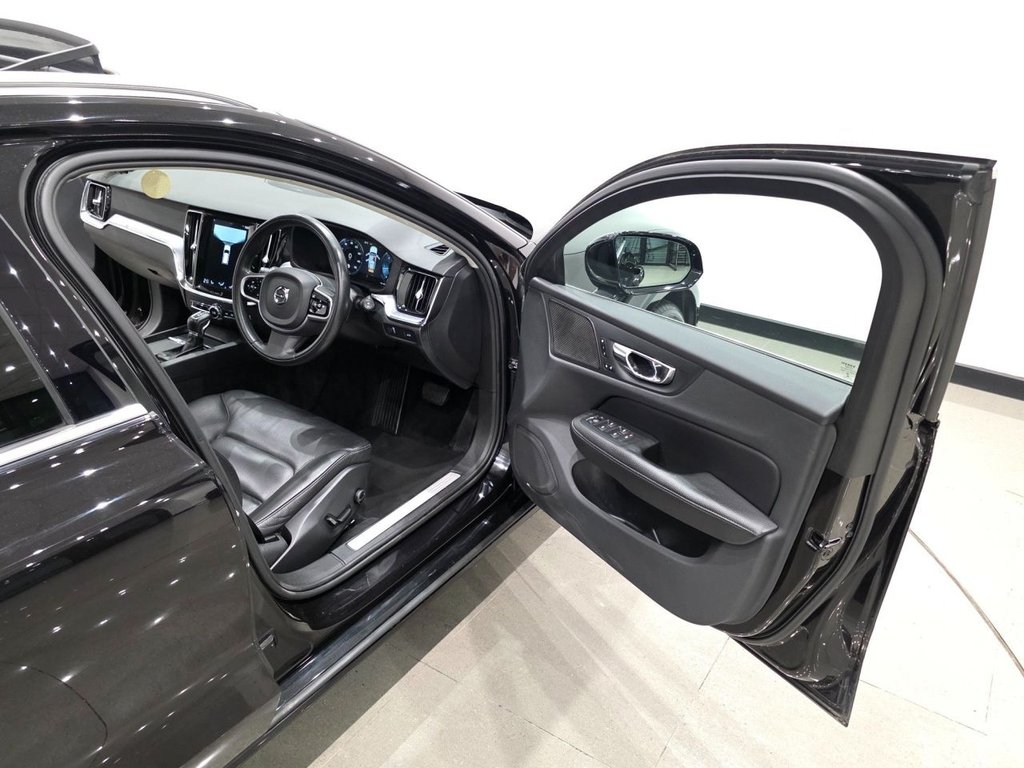 Used Volvo V60 2018 for sale - 76632512: Photo 38