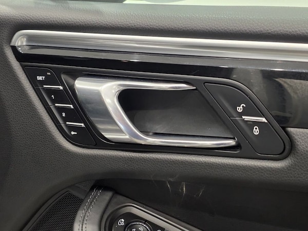 Used Porsche Macan 2017 for sale - 75628307: Photo 17