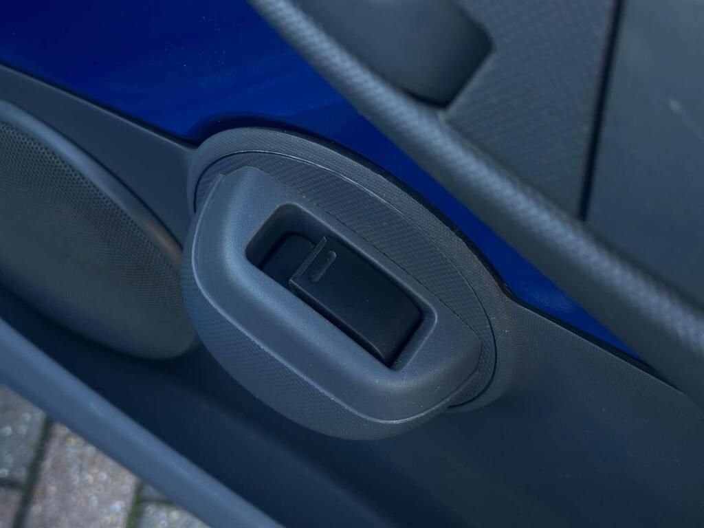 Used Toyota AYGO 2010 for sale - 76783948: Photo 12