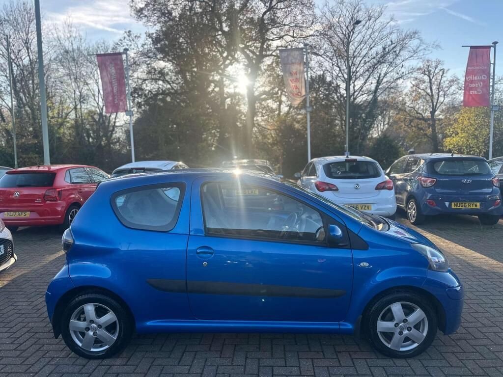 Used Toyota AYGO 2010 for sale - 76783948: Photo 3