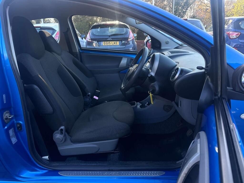 Used Toyota AYGO 2010 for sale - 76783948: Photo 4