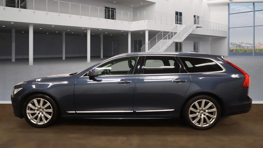 Used Volvo V90 2018 for sale - 77437378: Photo 2