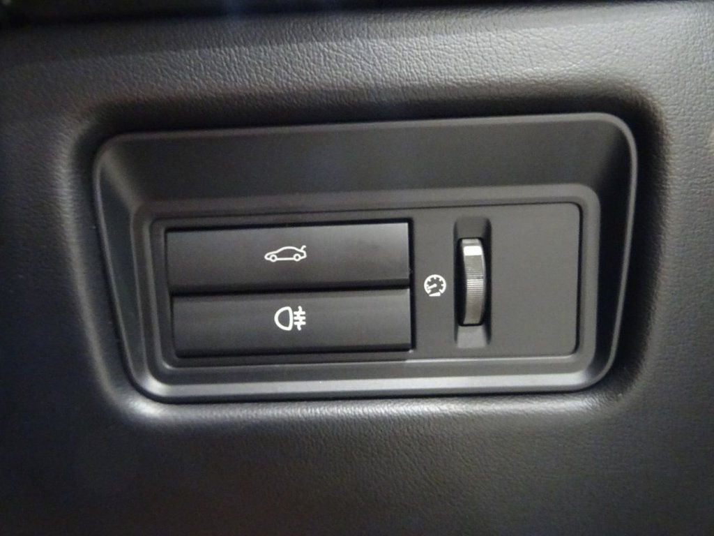 Used Jaguar XJ 2016 for sale - 77401338: Photo 31