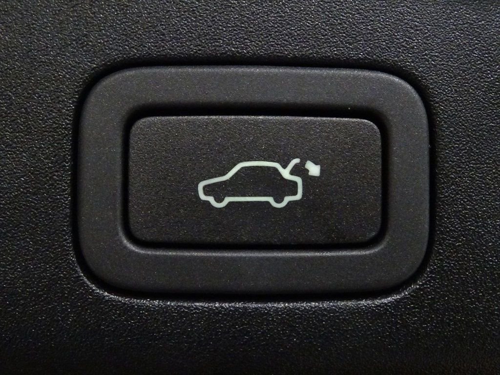 Used Jaguar XJ 2016 for sale - 77401338: Photo 32