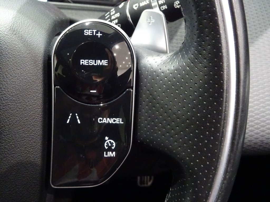 Used Land Rover Range Rover Velar 2018 for sale - 76710889: Photo 16