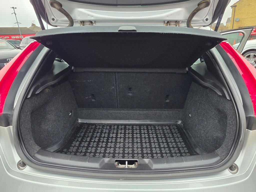 Used Volvo V40 2016 for sale - 77798283: Photo 24