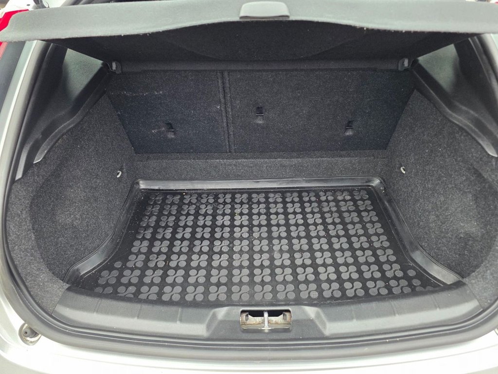 Used Volvo V40 2016 for sale - 77798283: Photo 25