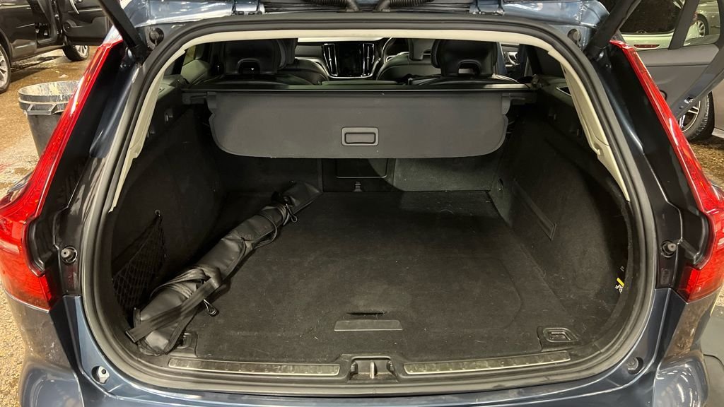 Used Volvo V60 2018 for sale - 76520615: Photo 10