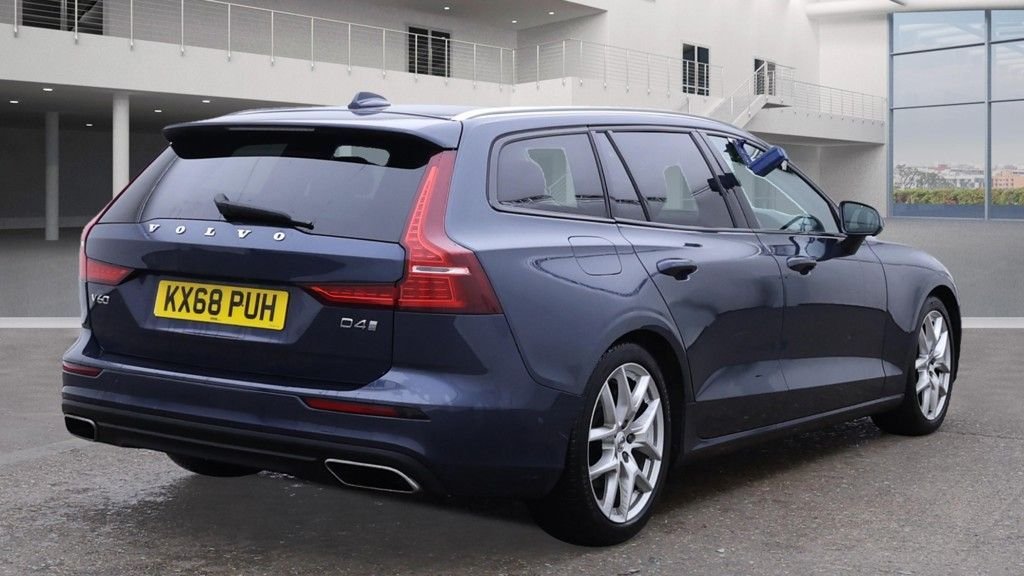 Used Volvo V60 2018 for sale - 76520615: Photo 11