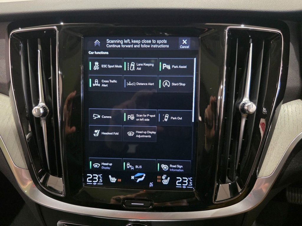 Used Volvo V60 2018 for sale - 76520615: Photo 21