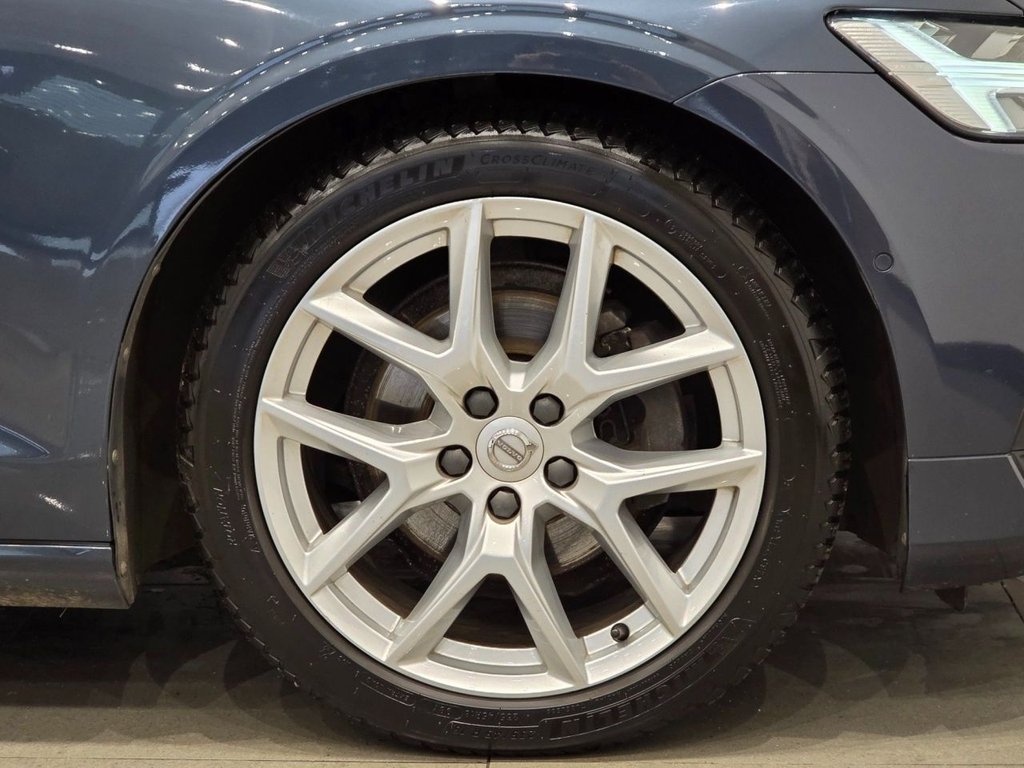 Used Volvo V60 2018 for sale - 76520615: Photo 32