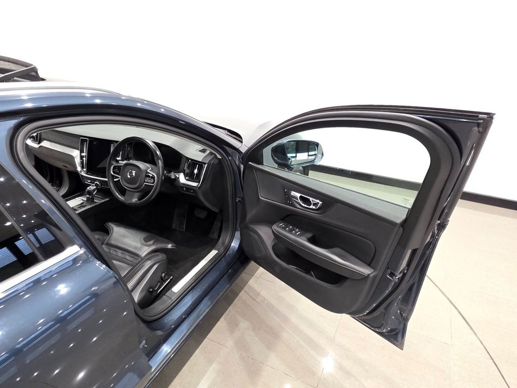 Used Volvo V60 2018 for sale - 76520615: Photo 39