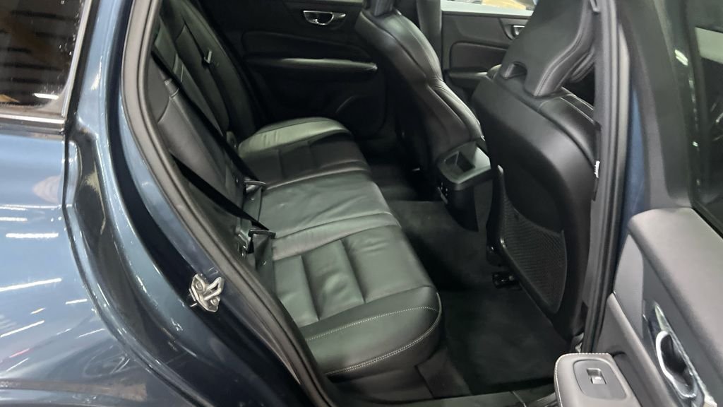 Used Volvo V60 2018 for sale - 76520615: Photo 4