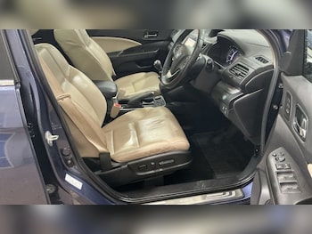 Used Honda CR-V 2017 for sale - 75703547: Photo