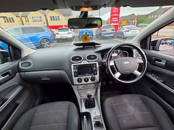 Used Ford Focus 2010 for sale - 75952855: Photo