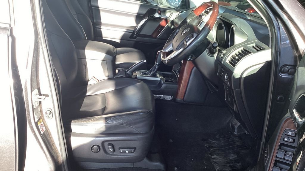 Used Toyota Land Cruiser 2017 for sale - 77038282: Photo 5