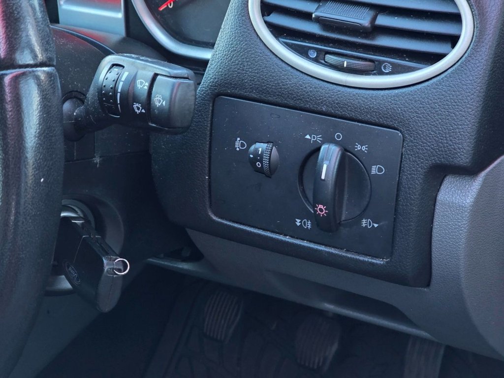 Used Ford Focus 2010 for sale - 77096457: Photo 19