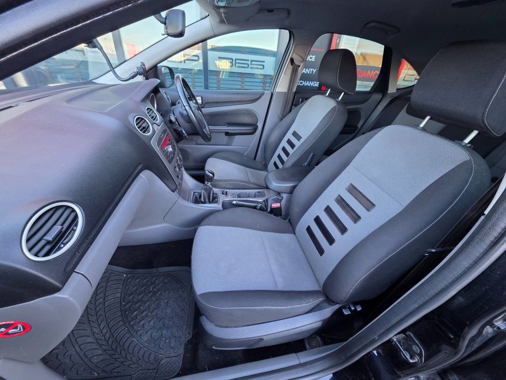 Used Ford Focus 2010 for sale - 77096457: Photo 24