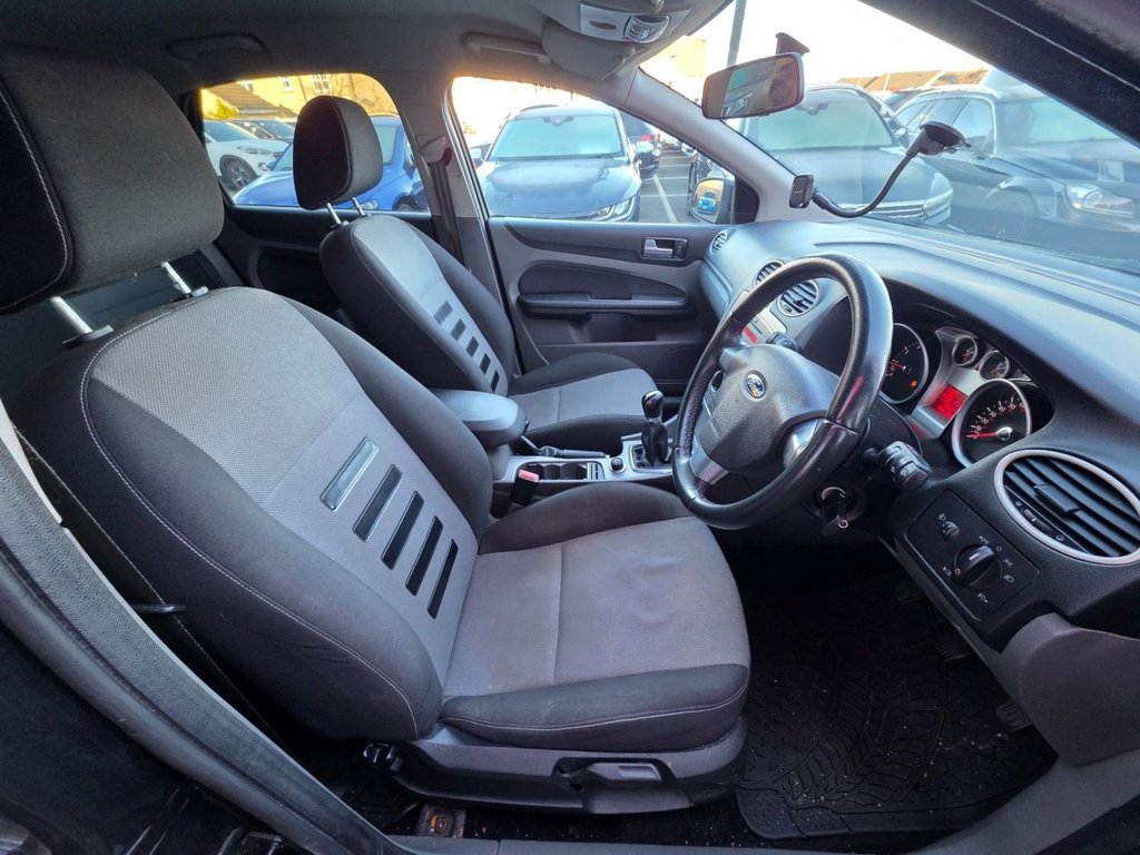 Used Ford Focus 2010 for sale - 77096457: Photo 8