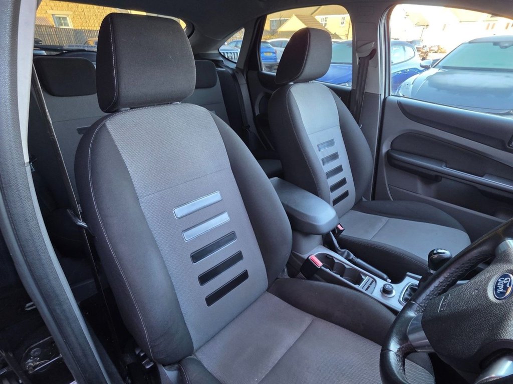 Used Ford Focus 2010 for sale - 77096457: Photo 9