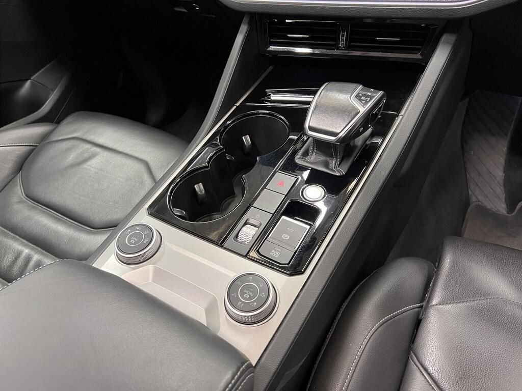 Used Volkswagen Touareg 2018 for sale - 76632524: Photo 18