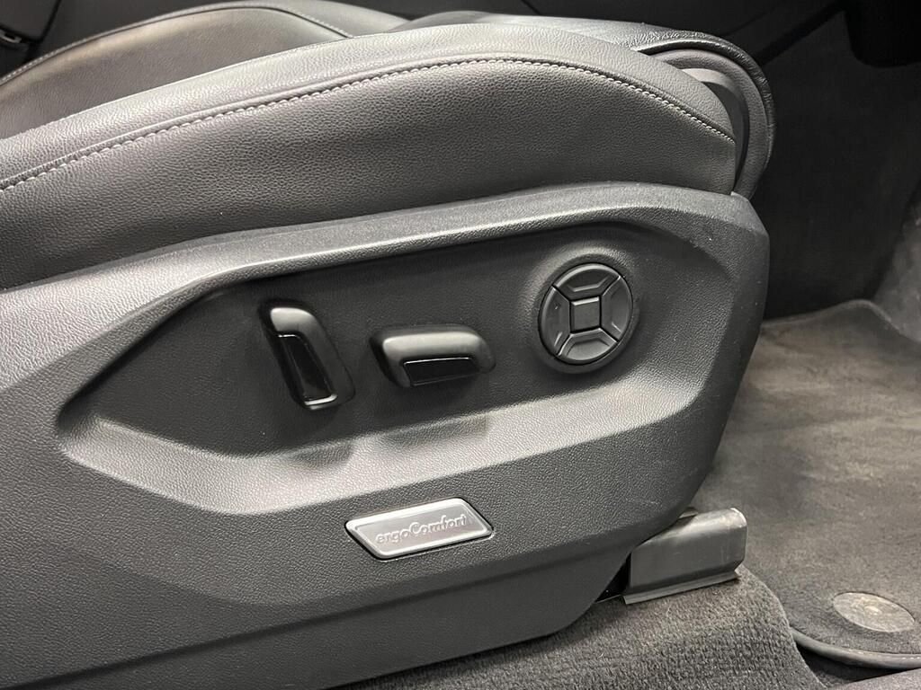 Used Volkswagen Touareg 2018 for sale - 76632524: Photo 30