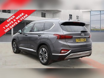 Used Hyundai Santa Fe 2020 for sale - 77765172: Photo