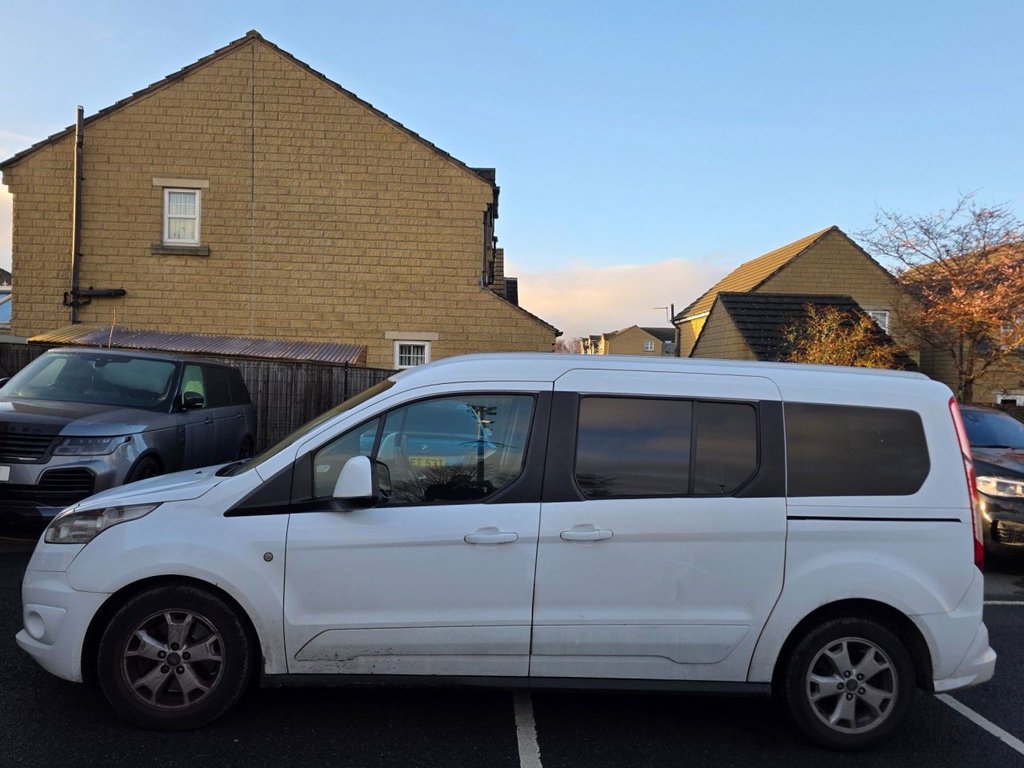 Used Ford Grand Tourneo Connect 2015 for sale - 77014569: Photo 17