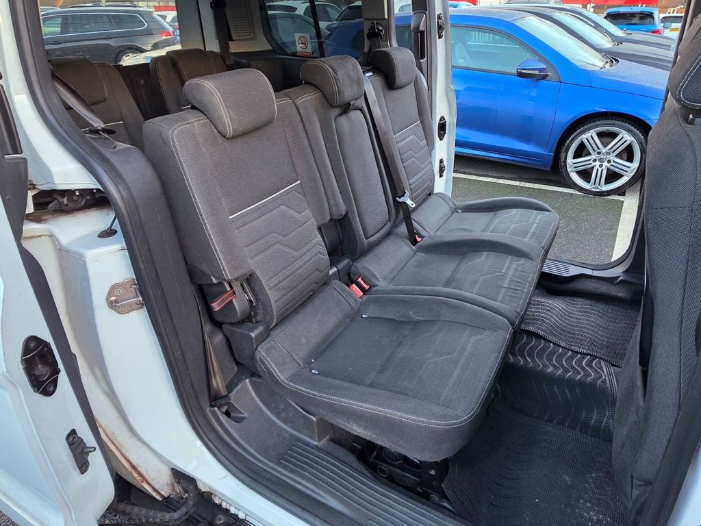 Used Ford Grand Tourneo Connect 2015 for sale - 77014569: Photo 21