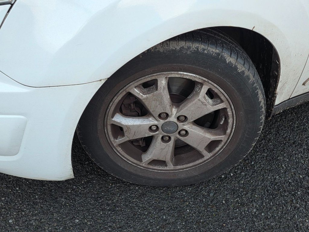 Used Ford Grand Tourneo Connect 2015 for sale - 77014569: Photo 24