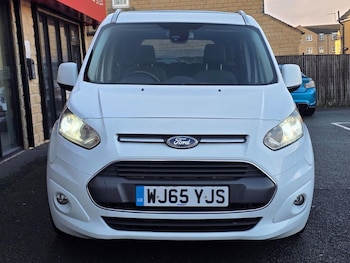 Used Ford Grand Tourneo Connect 2015 for sale - 77014569: Photo