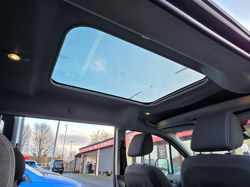 Used Ford Grand Tourneo Connect 2015 for sale - 77014569: Photo 6