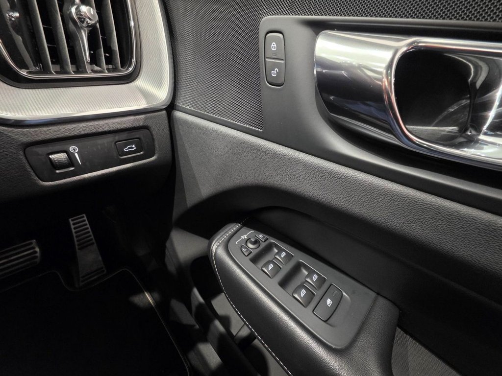 Used Volvo XC60 2018 for sale - 75937551: Photo 24