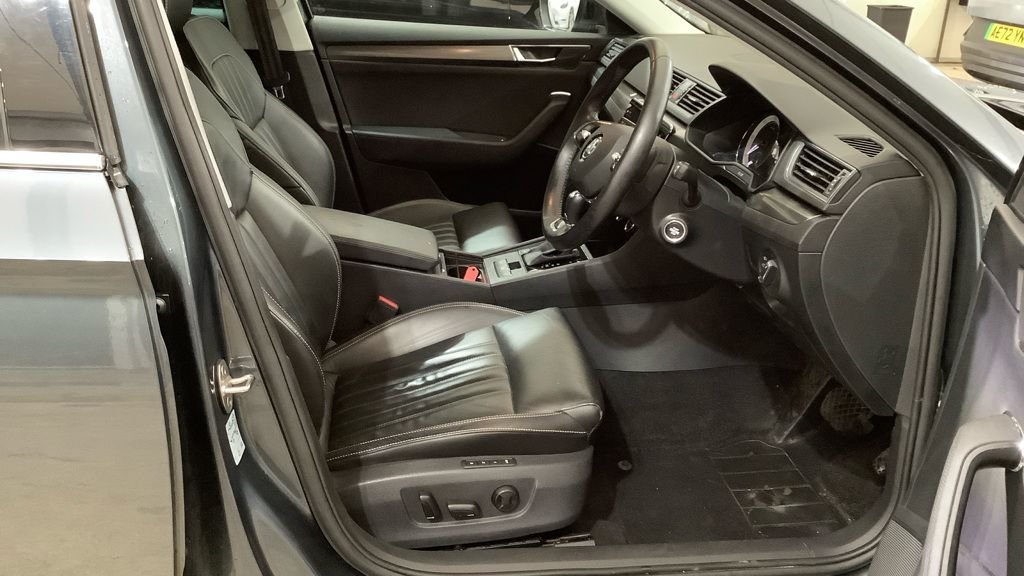 Used Skoda Superb 2021 for sale - 77027303: Photo 5