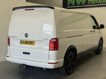 Used Volkswagen Transporter 2018 for sale - 75040004: Photo