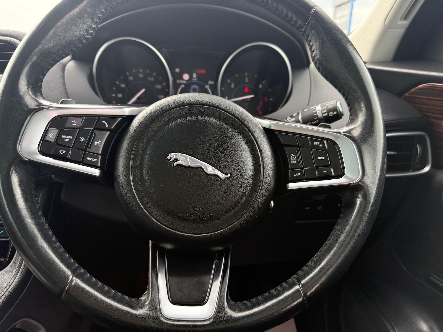 Used Jaguar F-Pace 2018 for sale - 77784413: Photo 19