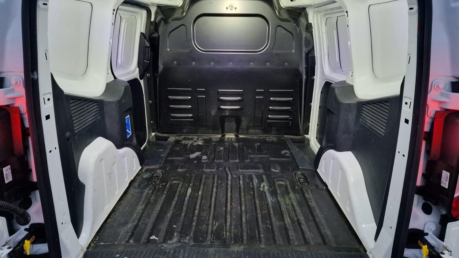 Used Ford Transit Courier 2024 for sale - 76440584: Photo 28