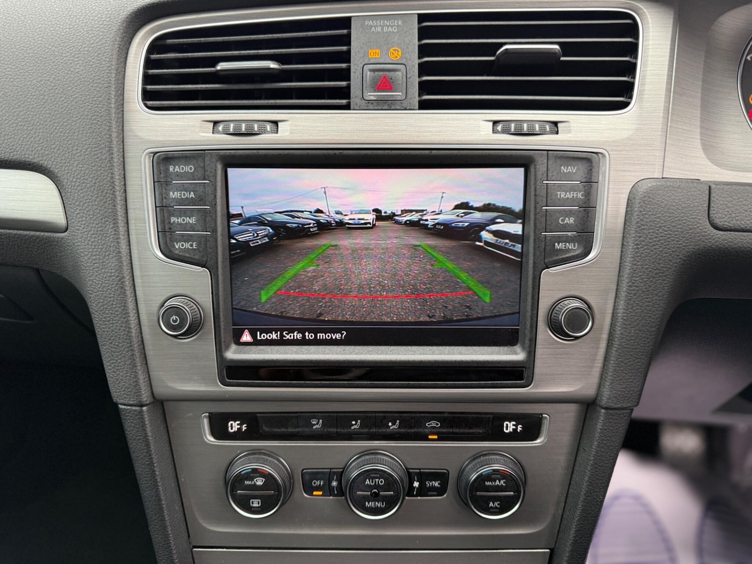 Used Volkswagen Golf 2016 for sale - 76360130: Photo 16