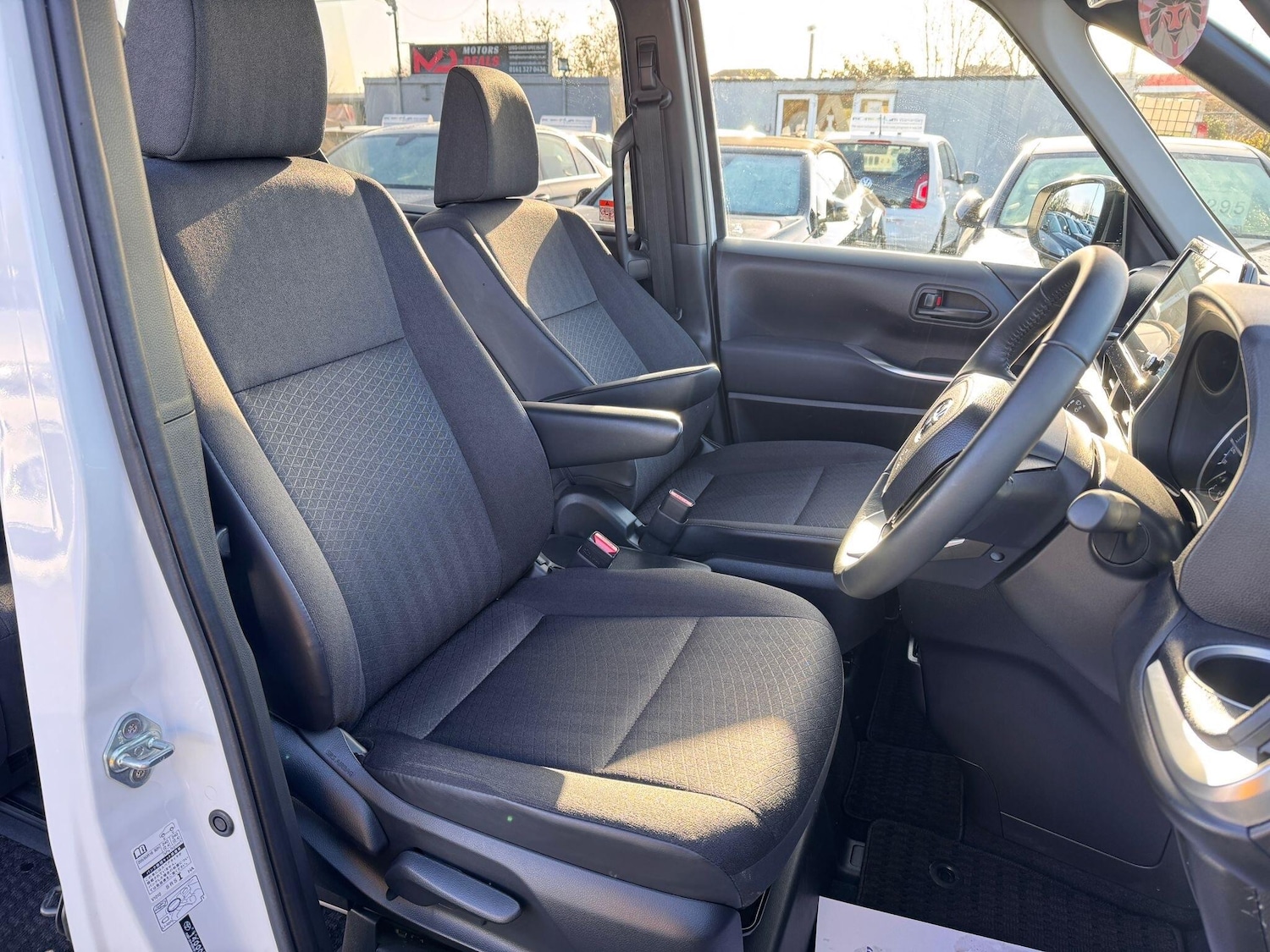 Used Toyota Voxy for sale - 76701381: Photo 10