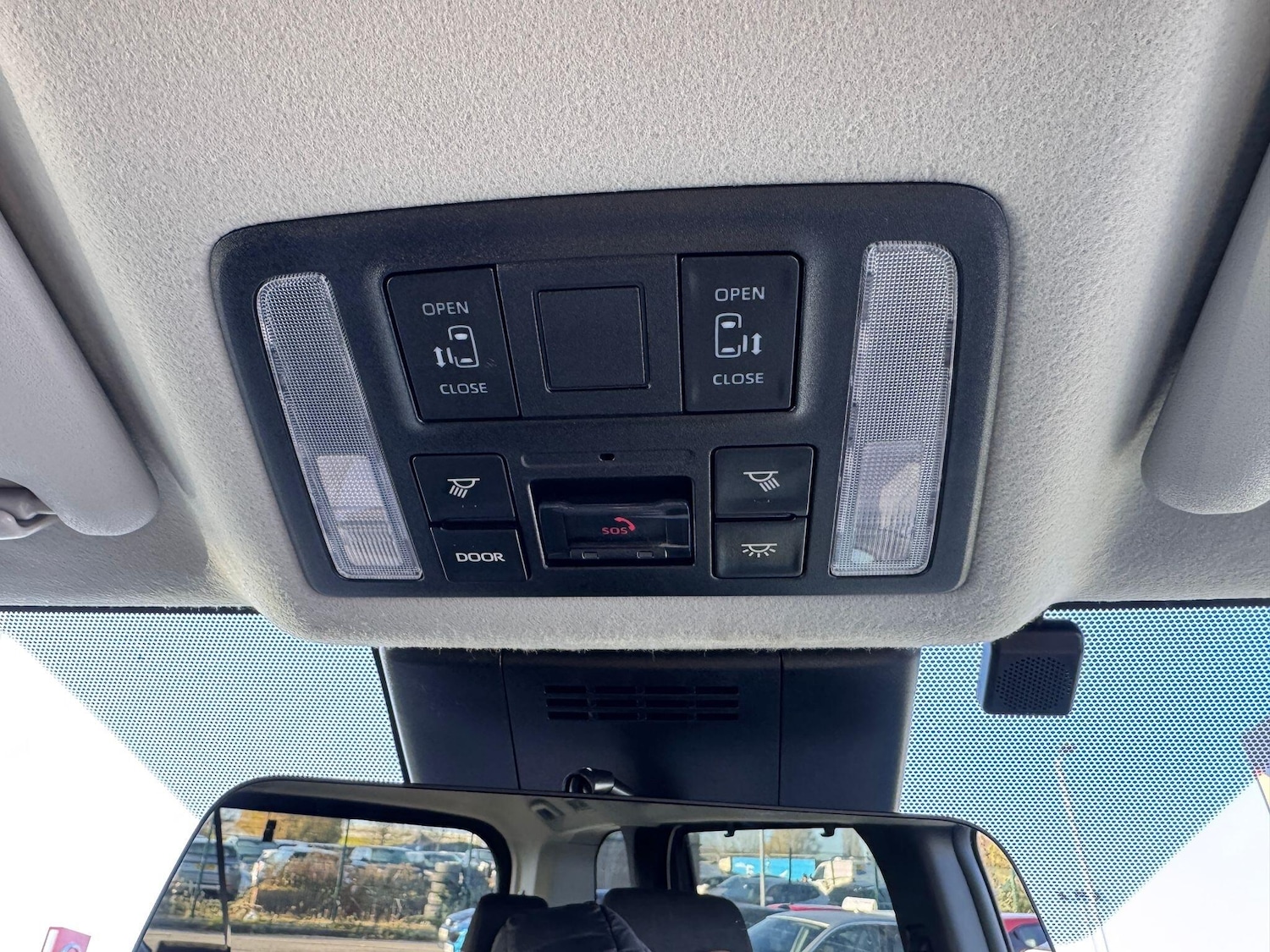 Used Toyota Voxy for sale - 76701381: Photo 15