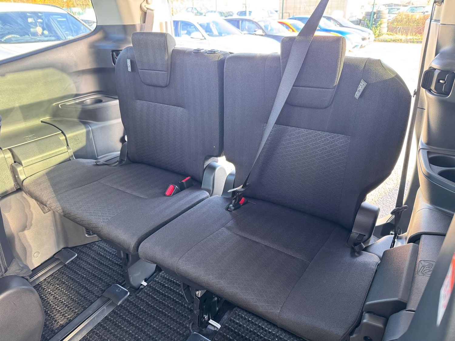 Used Toyota Voxy for sale - 76701381: Photo 26