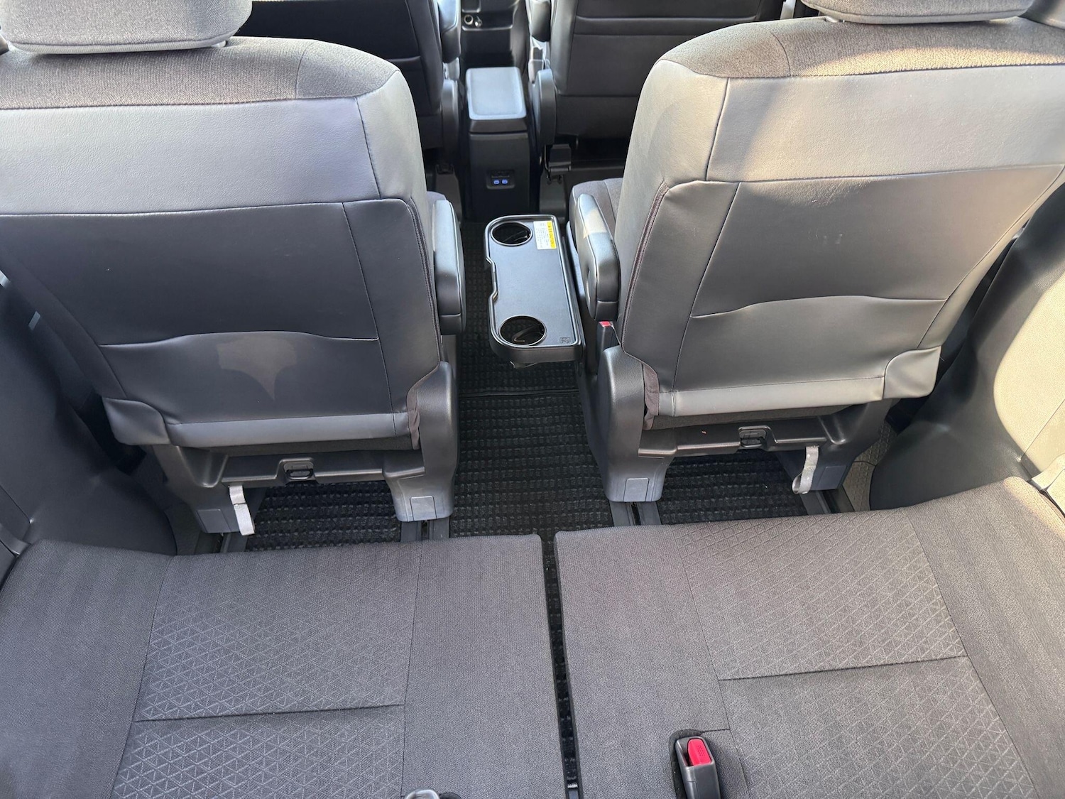 Used Toyota Voxy for sale - 76701381: Photo 28