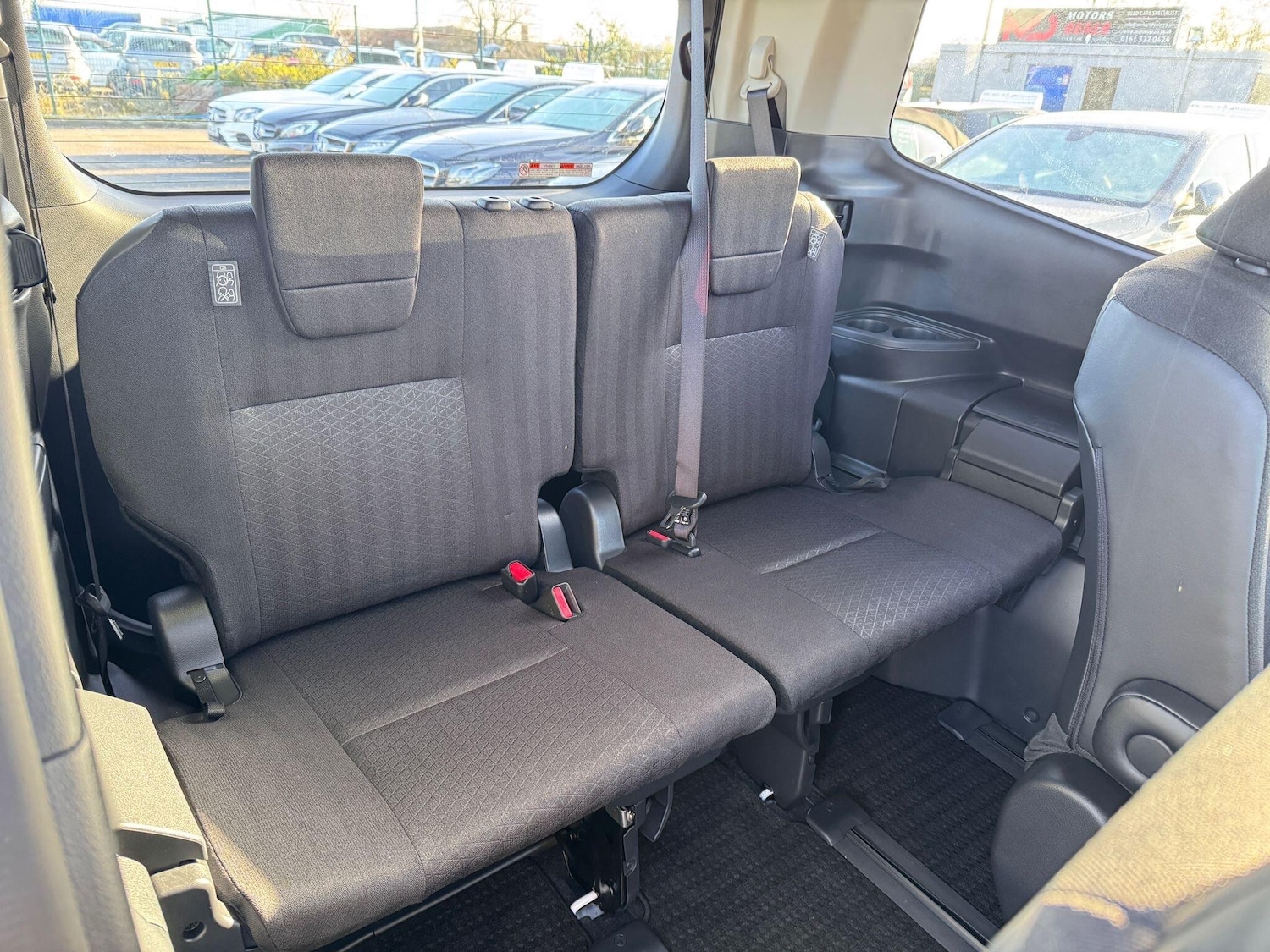 Used Toyota Voxy for sale - 76701381: Photo 29