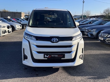 Used Toyota Voxy 2023 for sale - 76701381: Photo