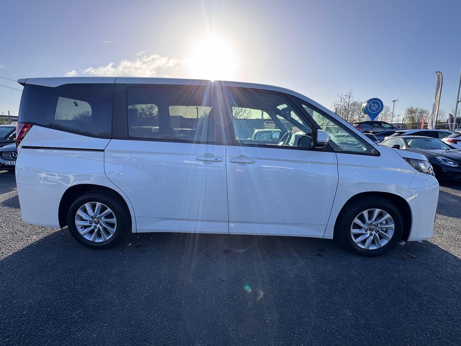 Used Toyota Voxy for sale - 76701381: Photo 6